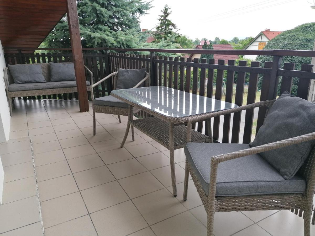 Villa Lili Apartments Balatonkeresztur Exterior photo