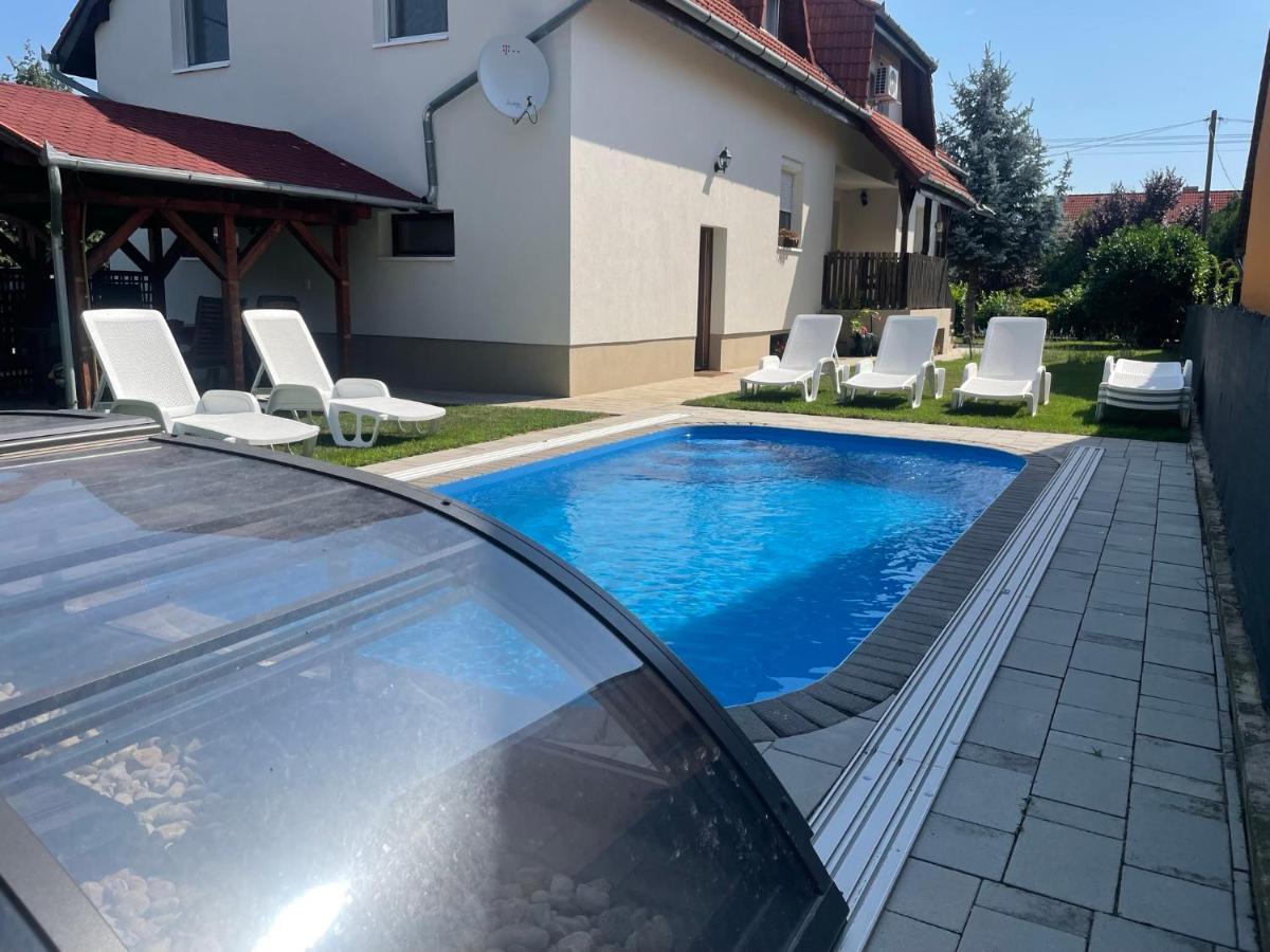 Villa Lili Apartments Balatonkeresztur Exterior photo